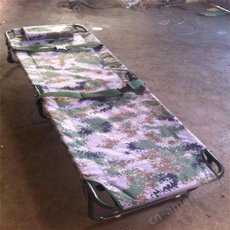 户外钢塑两折床 工程塑料两折折叠床 军绿布面折叠床