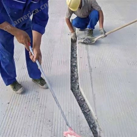 路面修补材料 水泥混凝土地面起砂起皮修补料 路高强修复材料剂